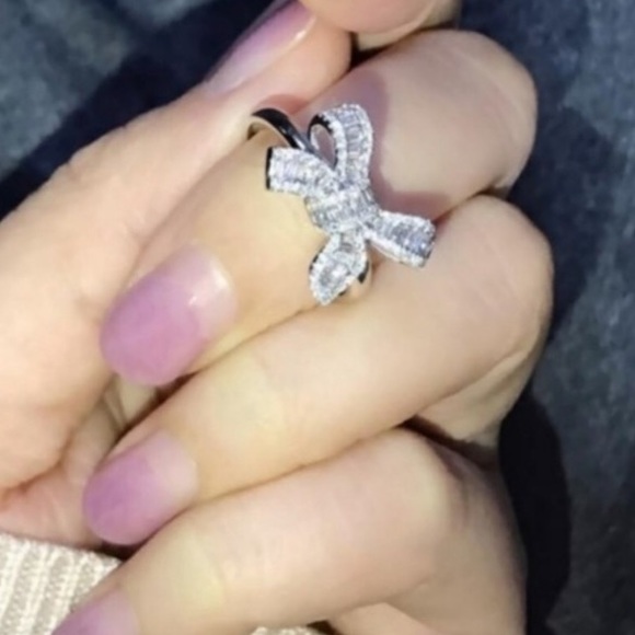 New! 925 Sterling Silver Diamond Bow Ring! - Picture 16 of 17
